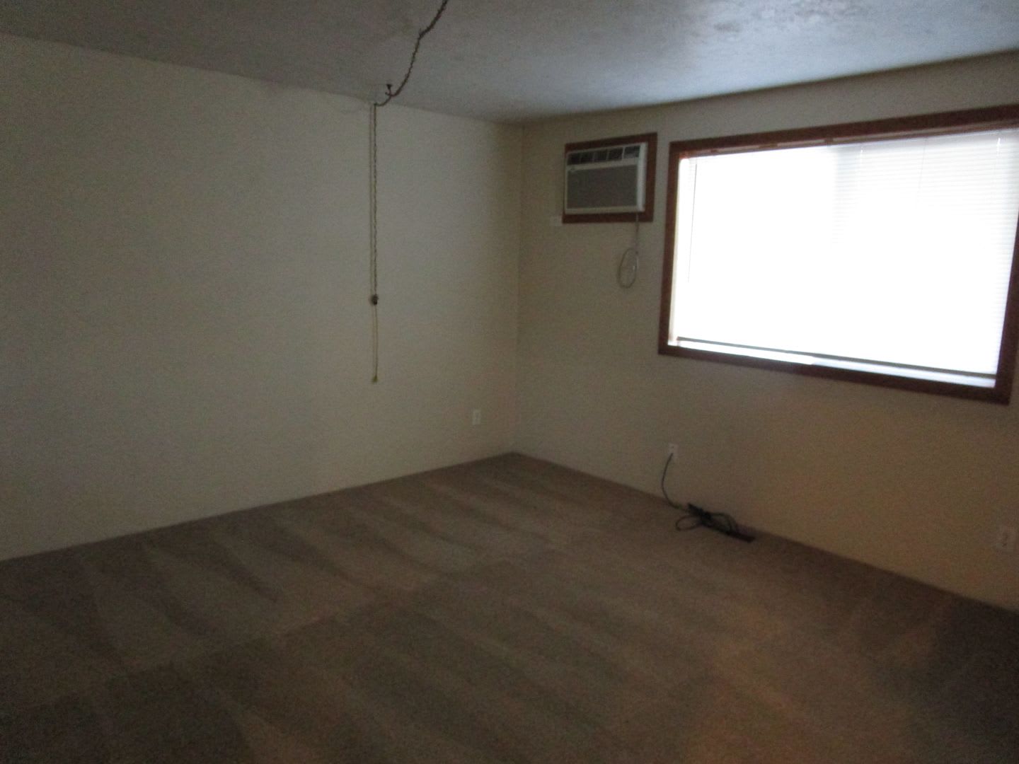 *PRICE IMPROVEMENT* House Right By Ward Rhoden Stadium – photo 2