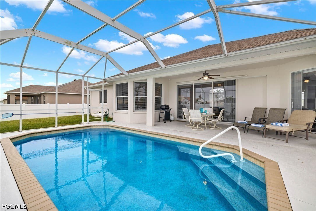 1049 NW 38th Place – photo 1