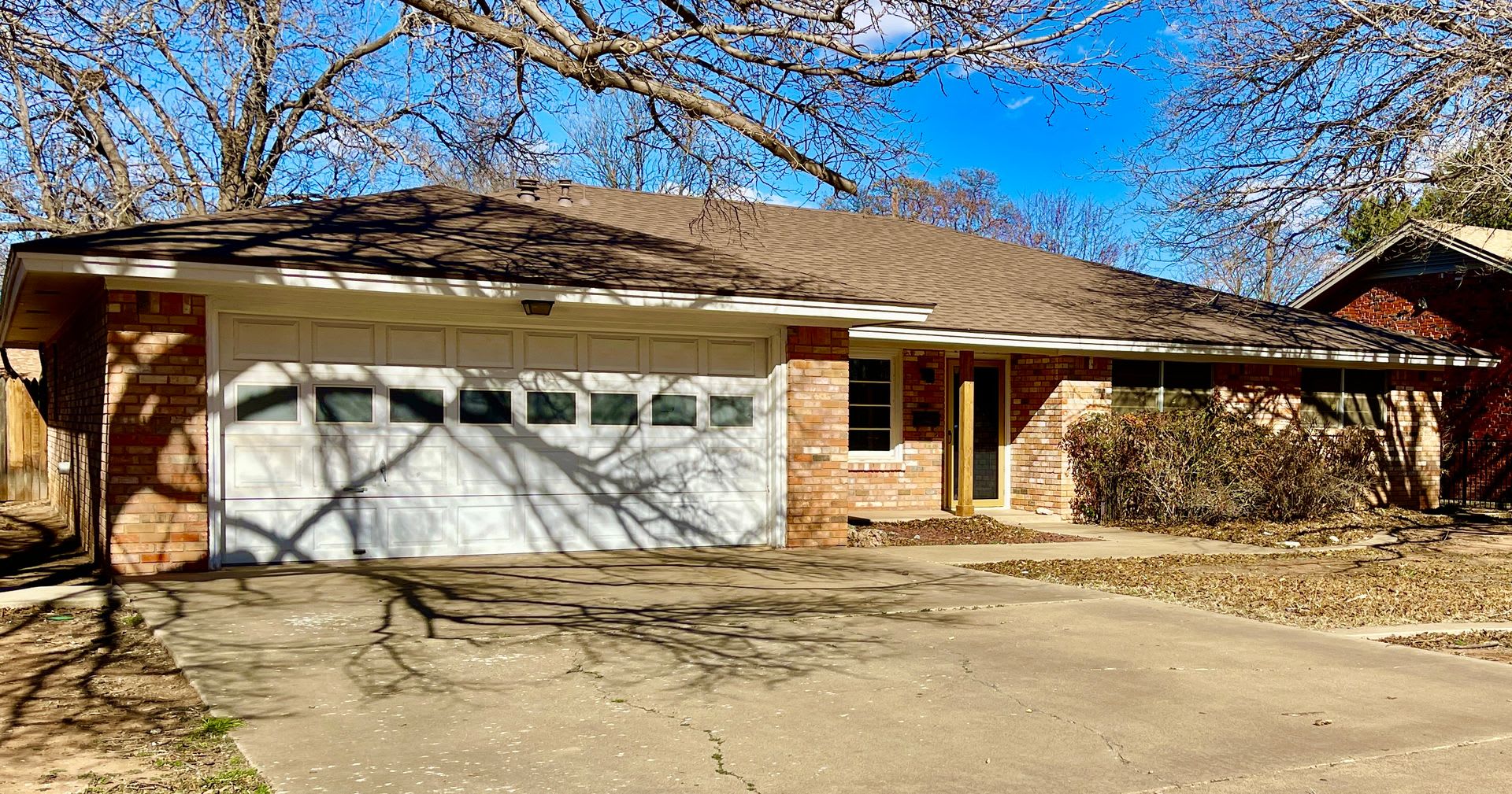 Gorgeous Completely Remodeled 3 2 2 In Bayless With Washer Dryer And Fridge – photo 2