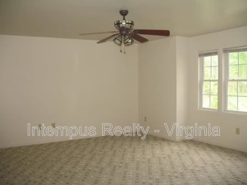6107 Bilal Ct – photo 3