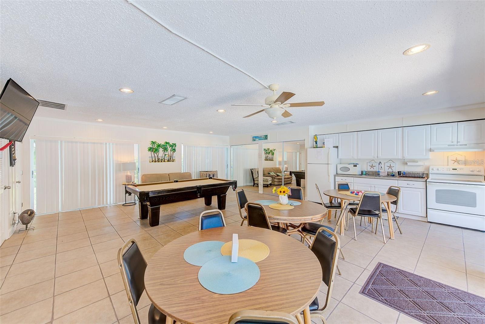 215 Valencia Blvd Apt 213 – photo 4