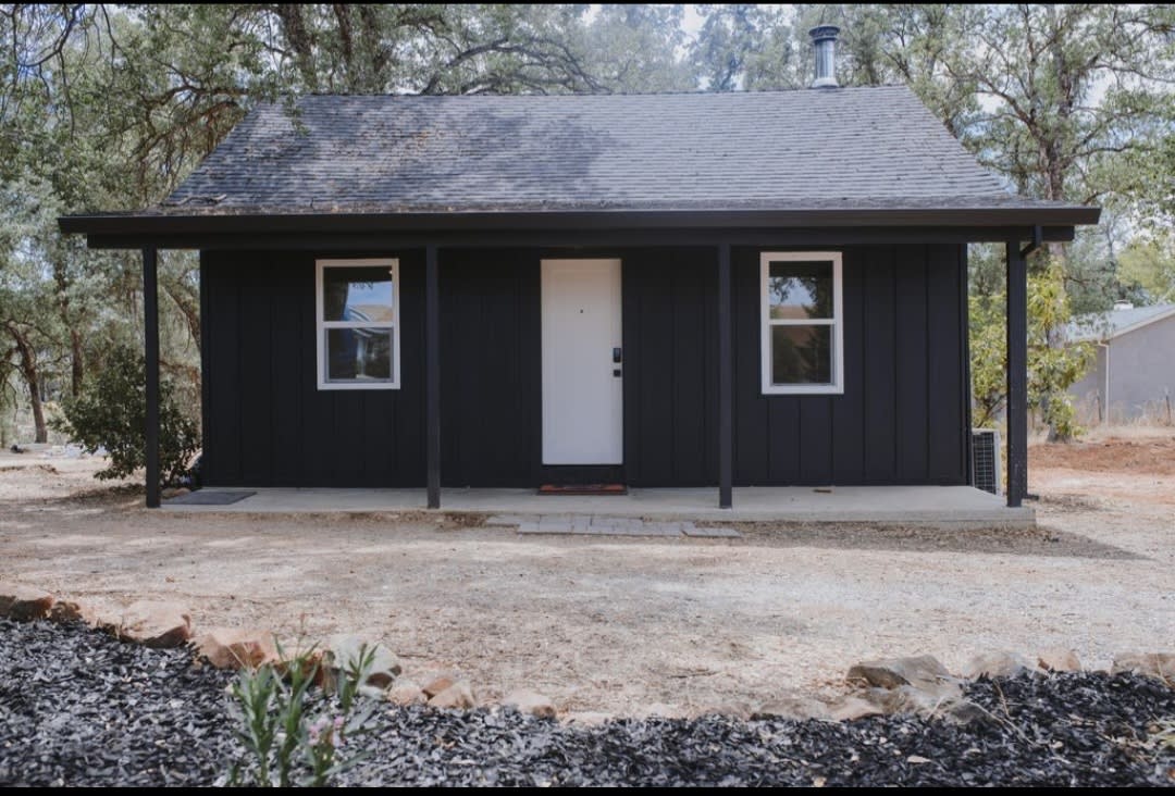 3847 Pebble Dr – photo 1