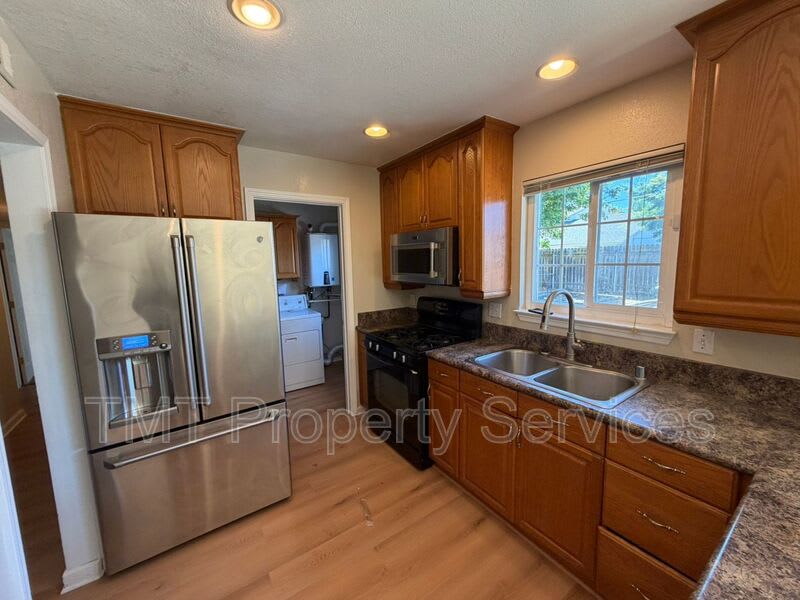 2533 Stansberry Way – photo 3
