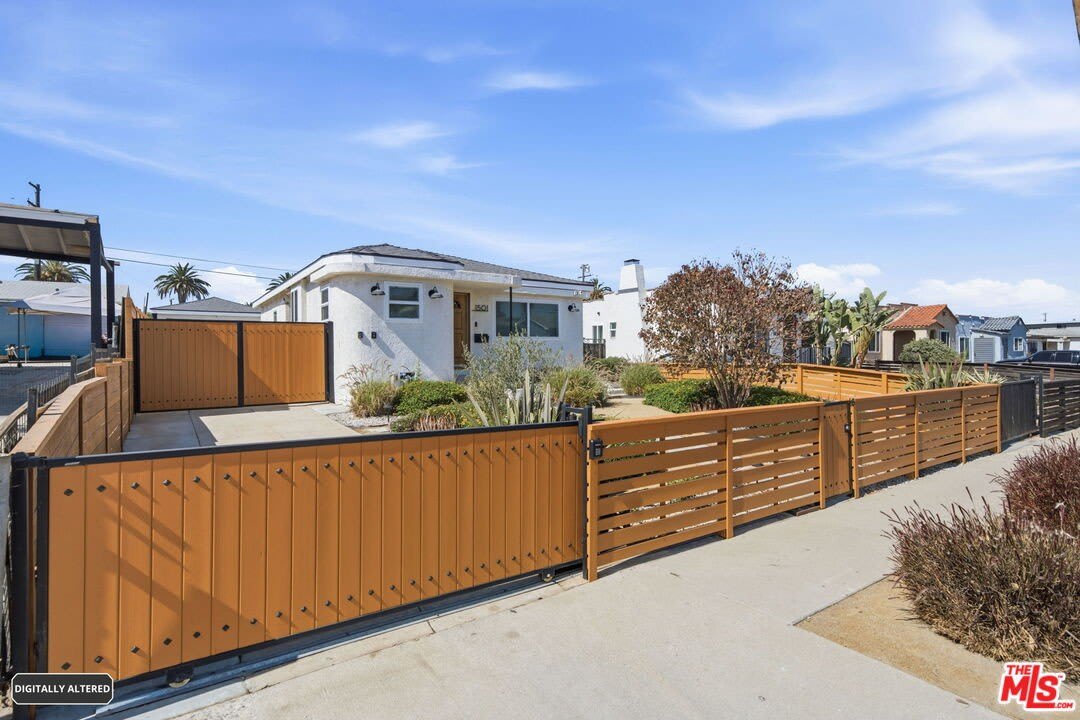 1501 W 104th St – photo 2