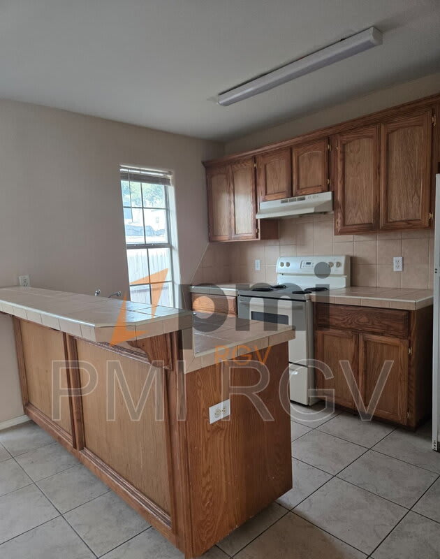 1711 Tampa St – photo 2