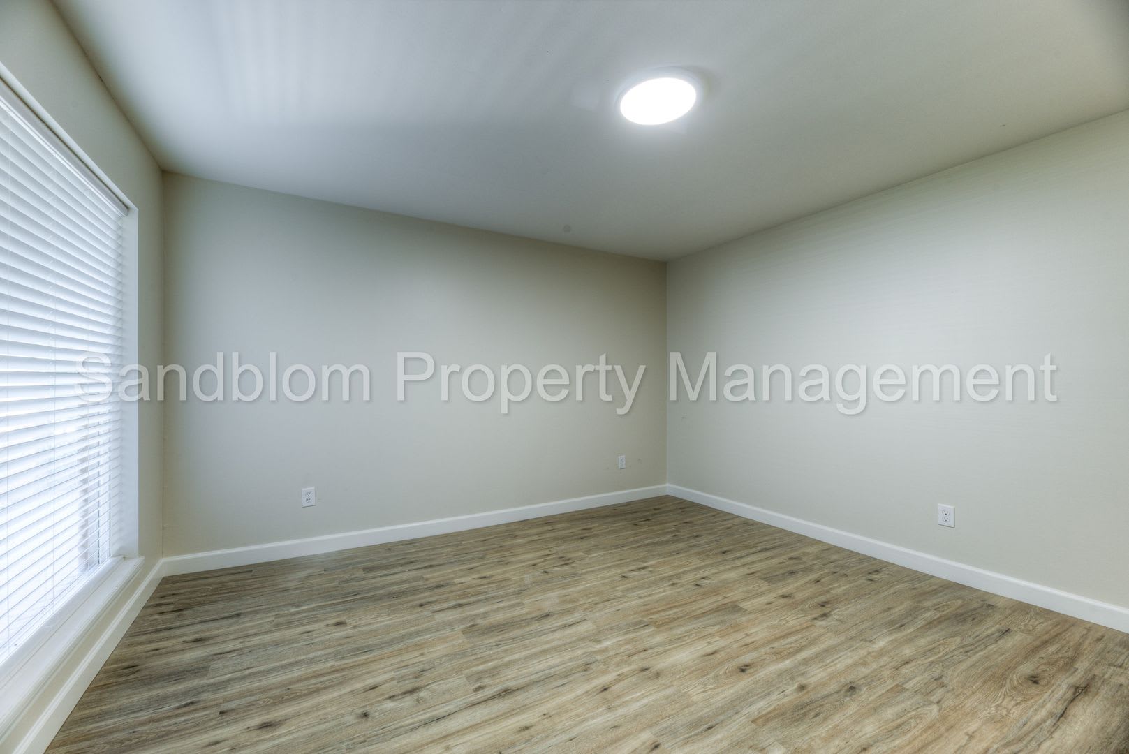 For Lease – photo 4