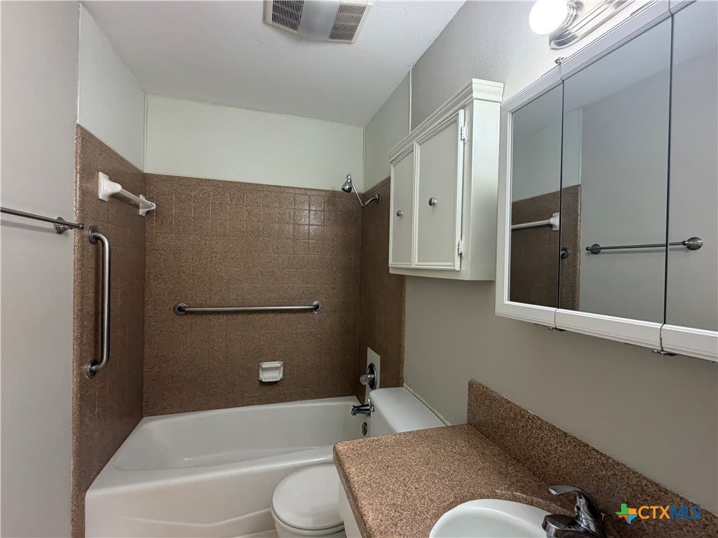 111 Lancelot Street – photo 5