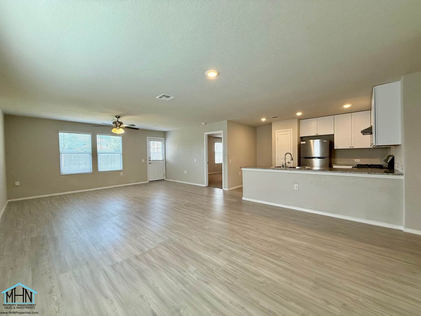 Beautiful Bright 1 Story 4 Bedroom 2 Bath Home Near Randolph Ft Sam – photo 3
