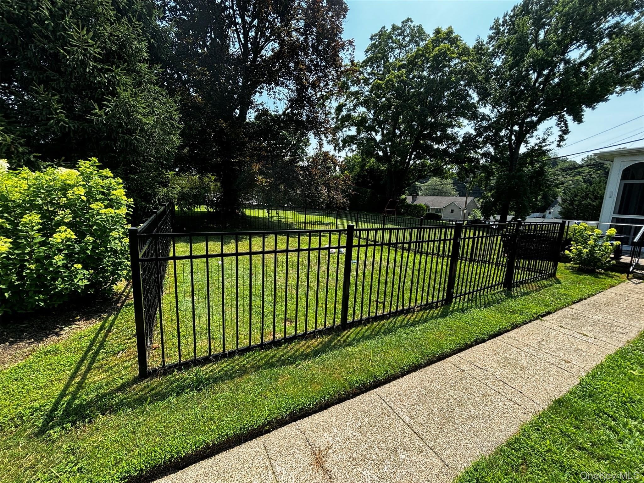 160 W Neck Road – photo 4