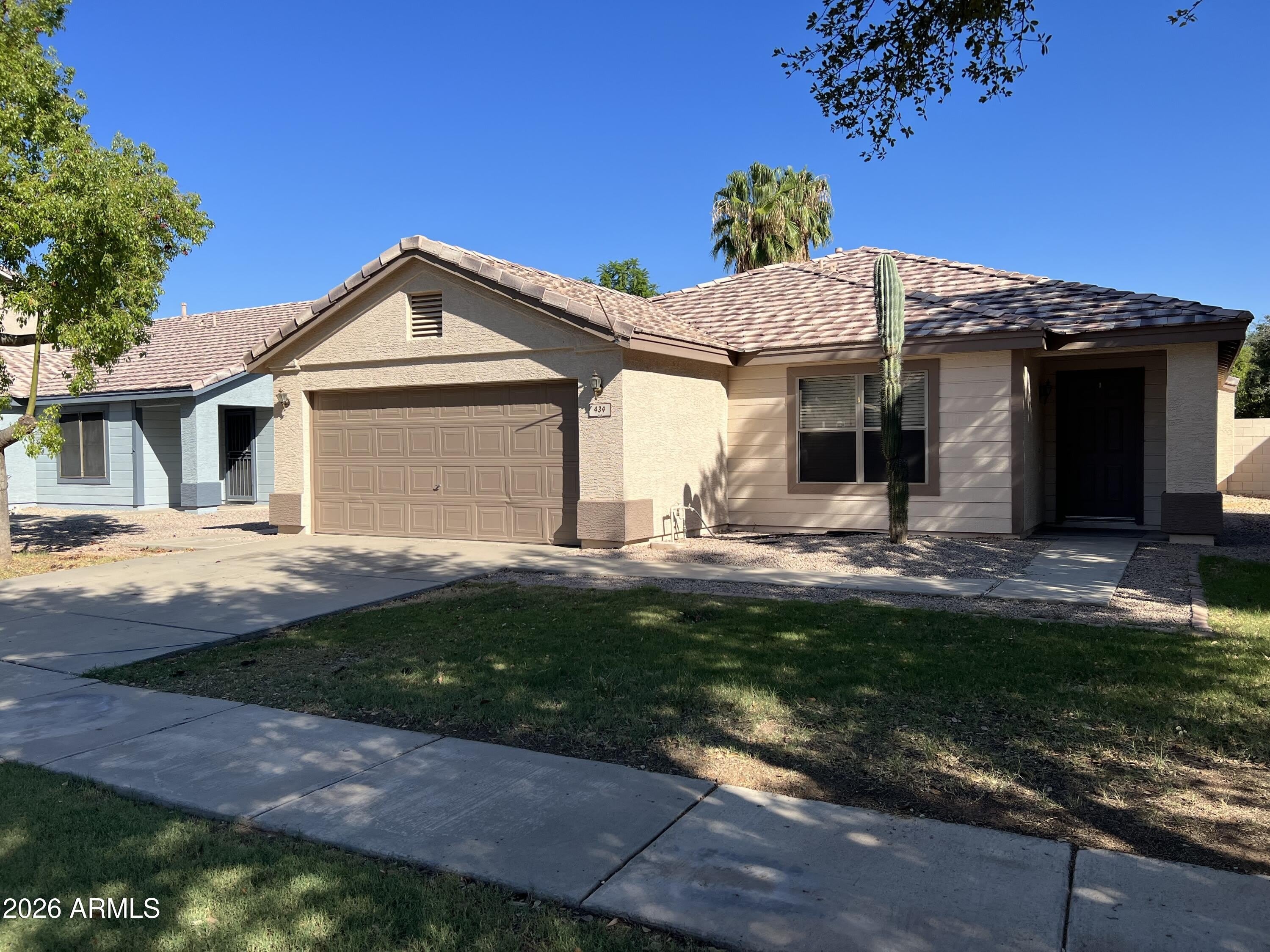 434 W Fabens Lane – photo 2