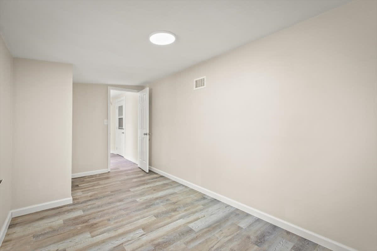 525 New Berlin Rd – photo 5