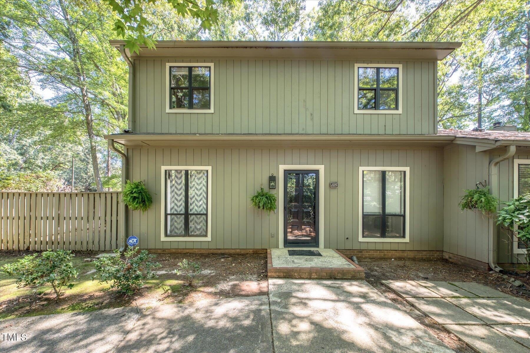 225 Twin Oaks Place – photo 3