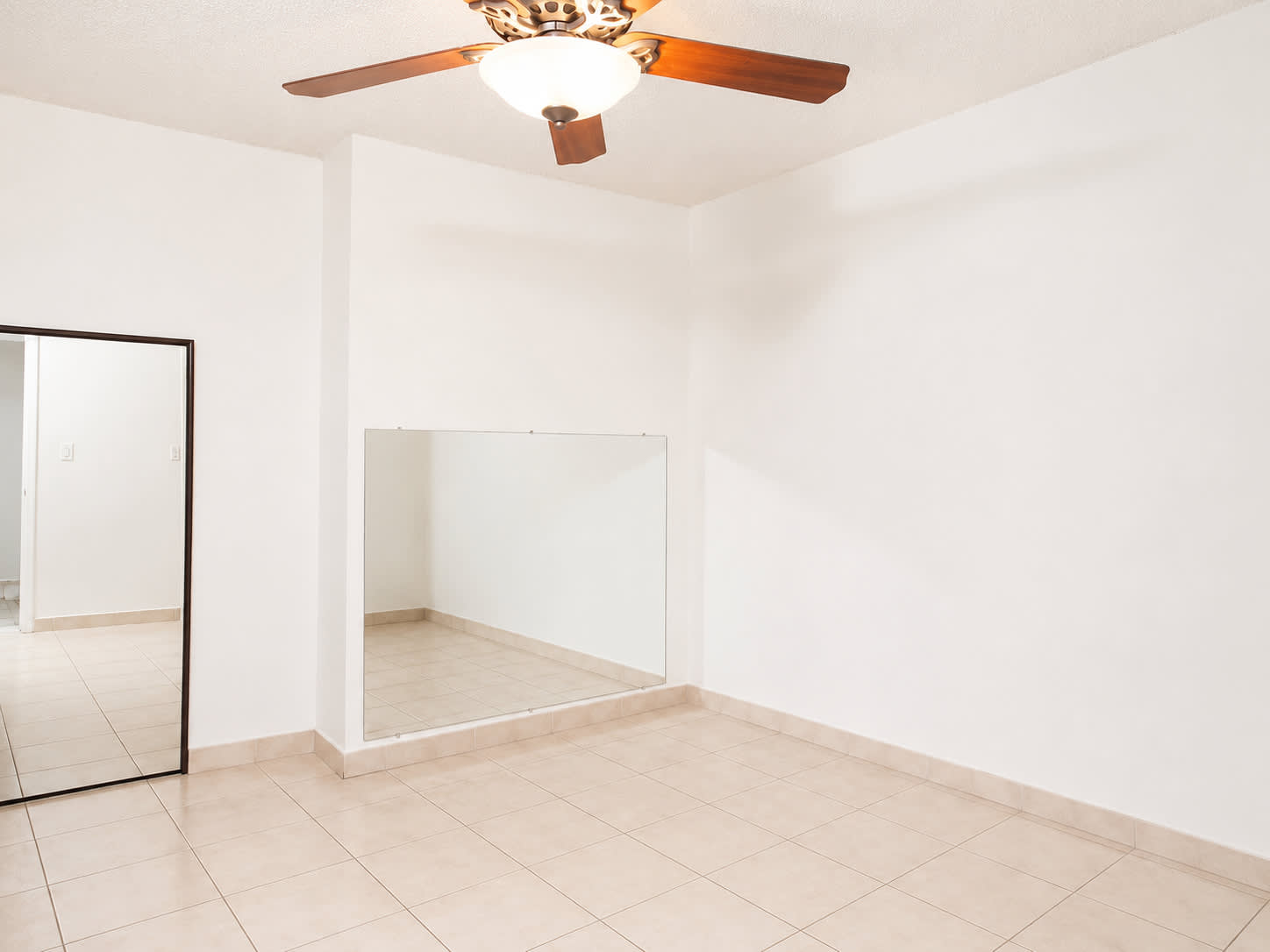 1850 West 56th Street – photo 4