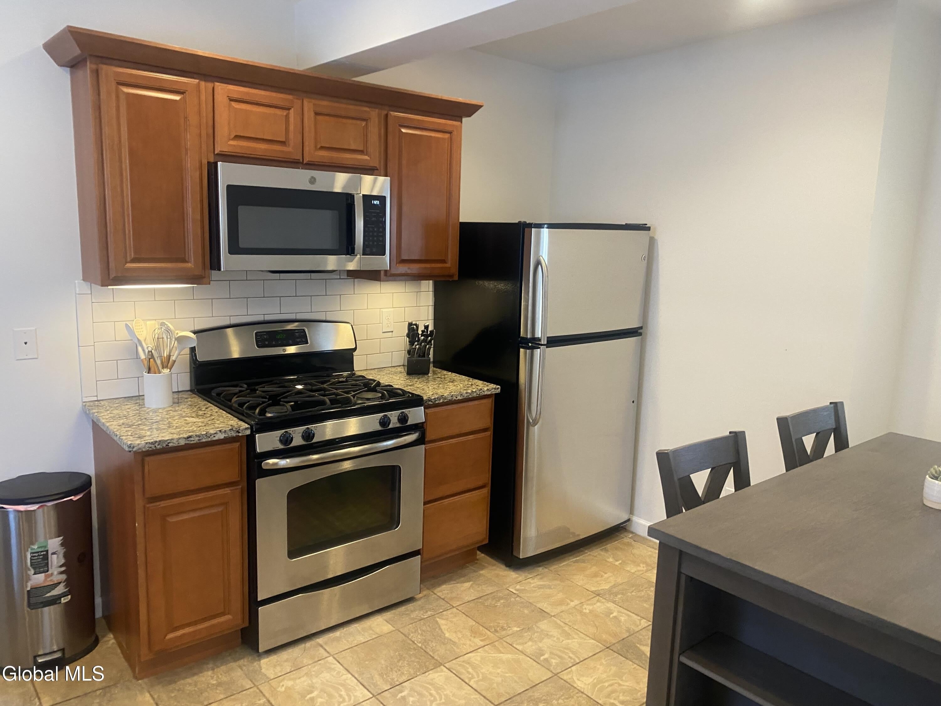 165 Lake Avenue – photo 4