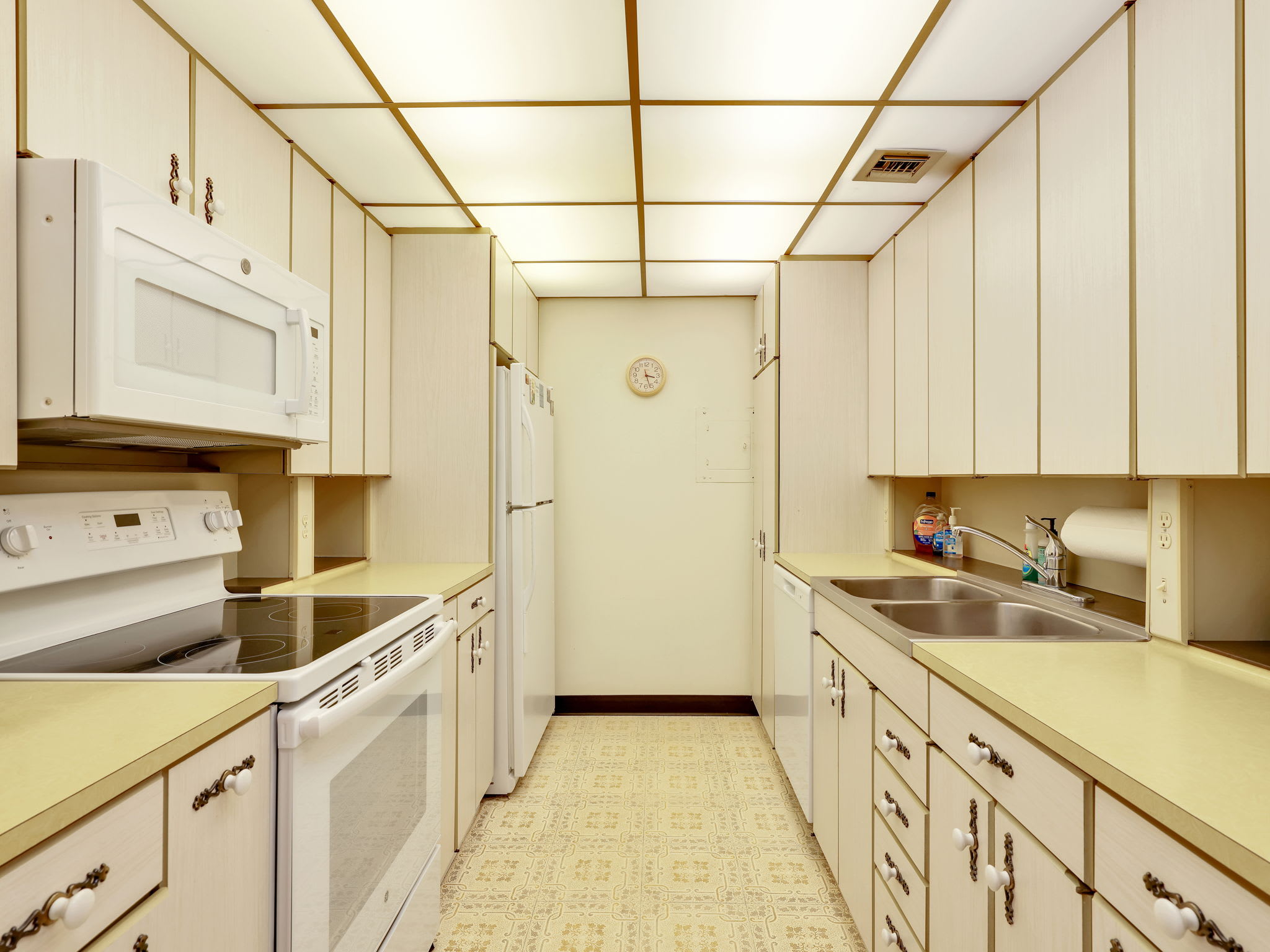 555 Park Shore Drive – photo 5