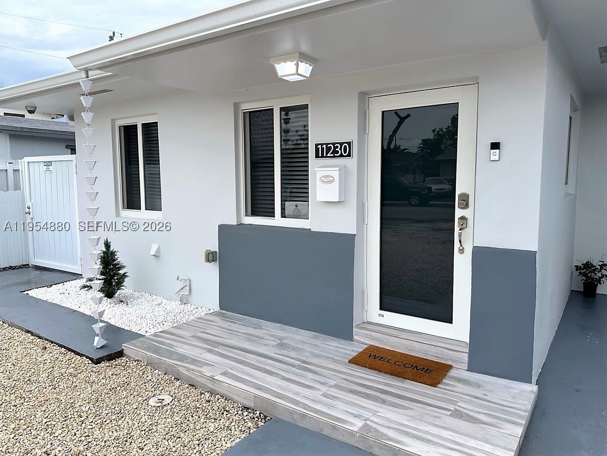 11230 SW 5th St – photo 3