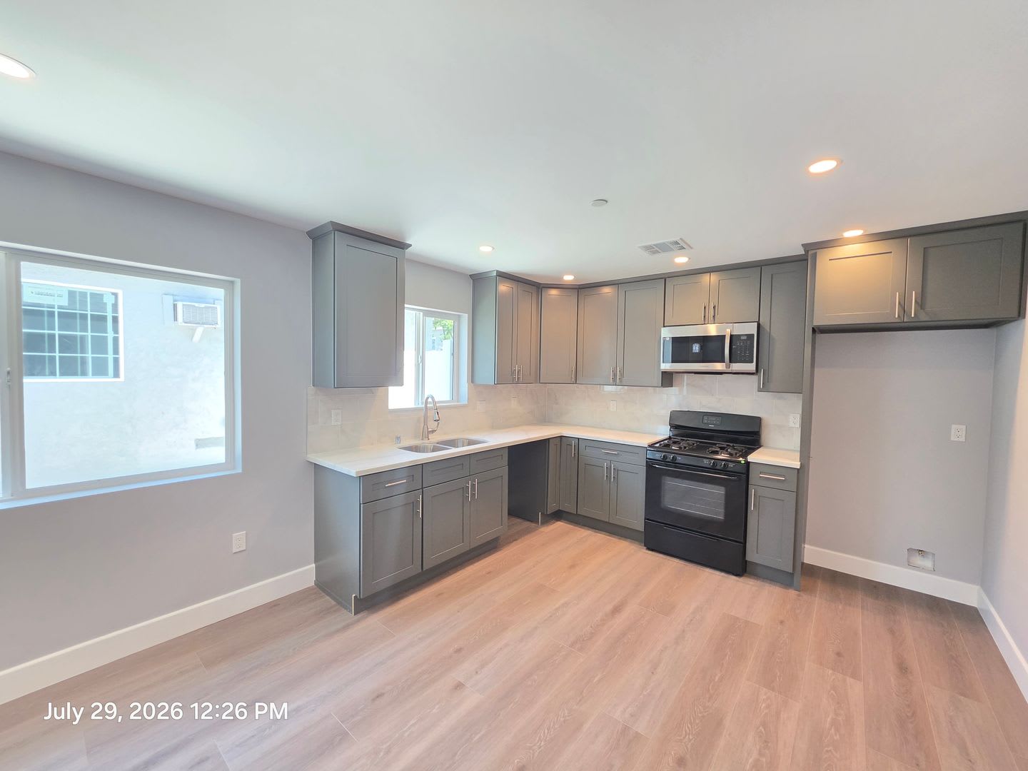 8154 Potter Ave – photo 2