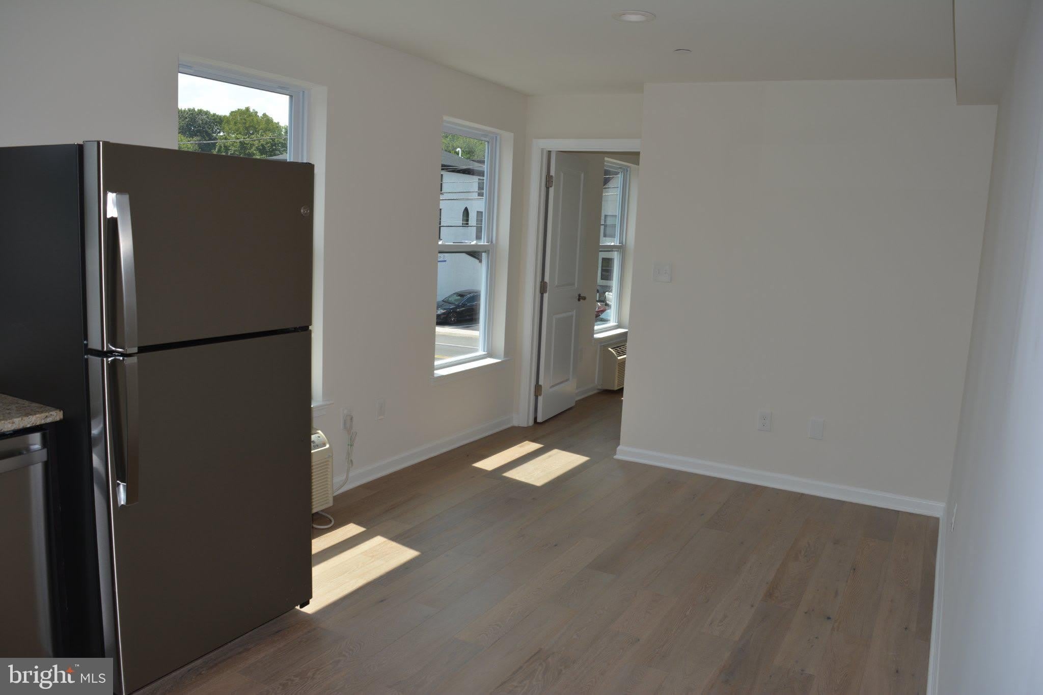 7631 RIDGE Avenue – photo 5