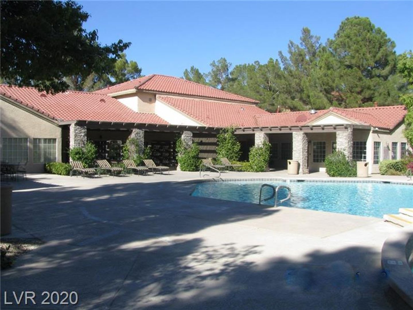 Spacious 2 Bedroom Condo In Canyon Lake Community – photo 2