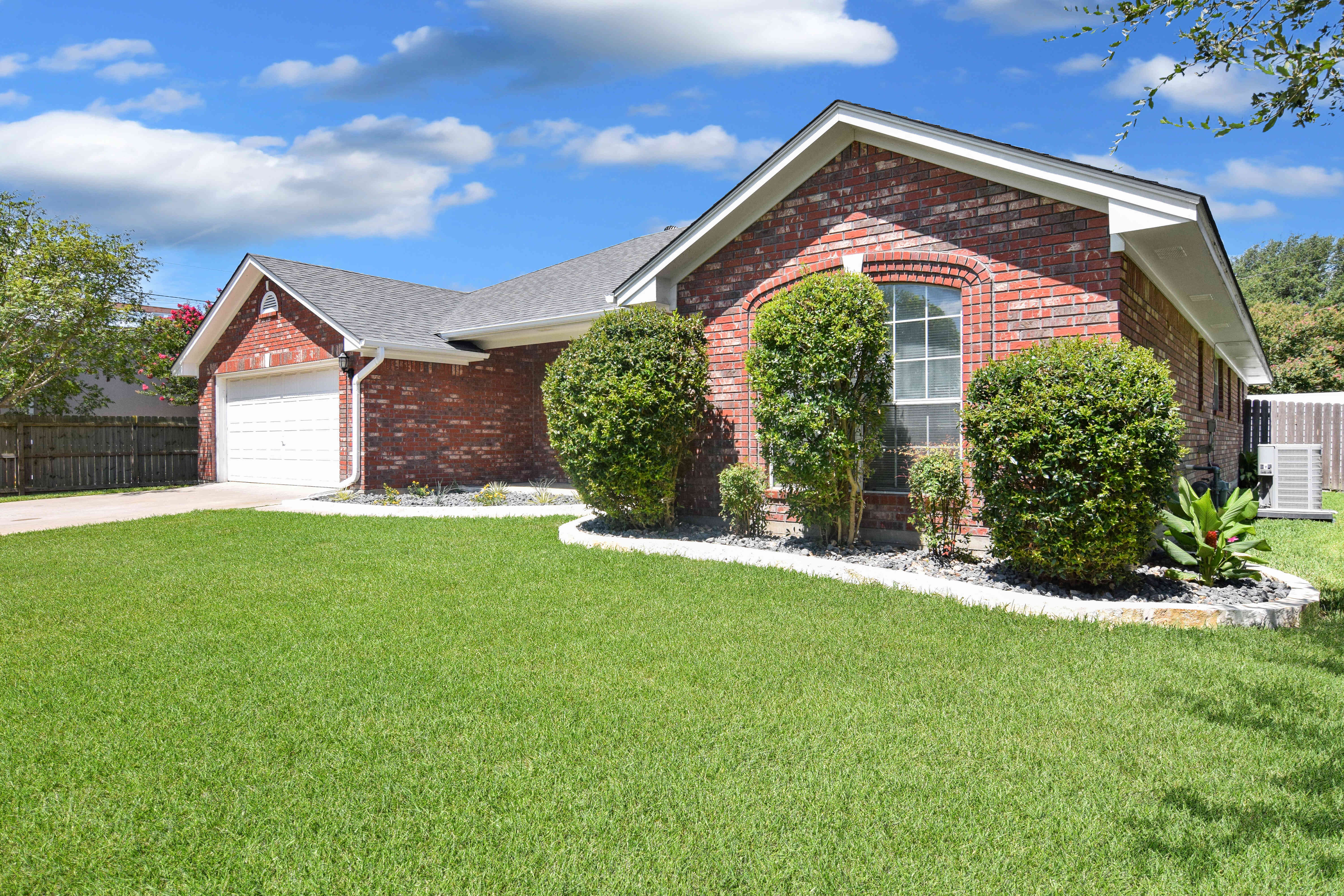 112 Tiger Cir – photo 2
