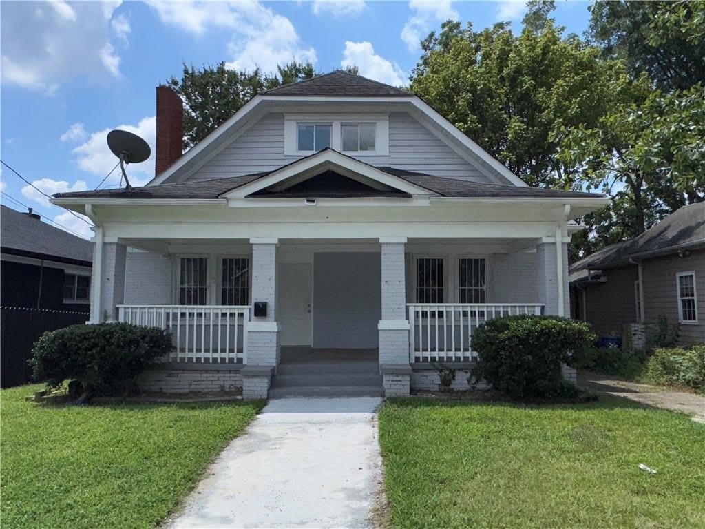1462 Lucile Avenue SW – photo 1