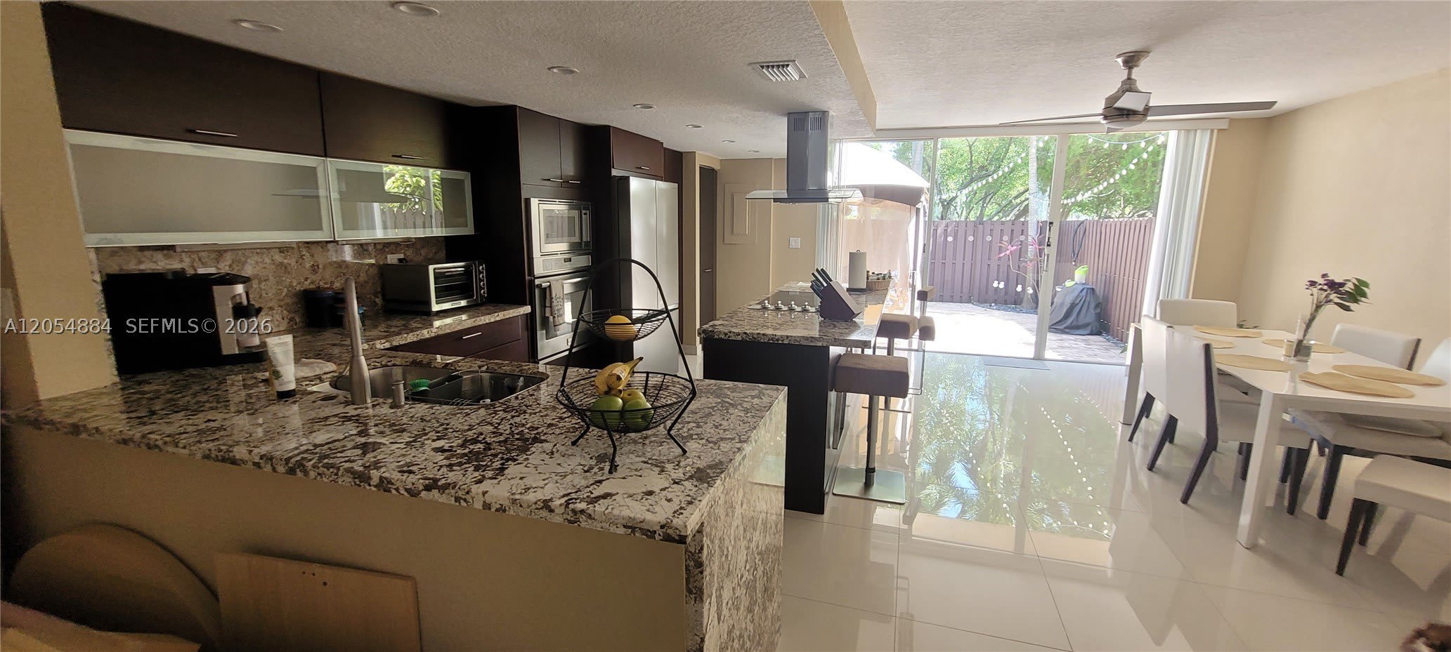 2304 NE 11th St – photo 1