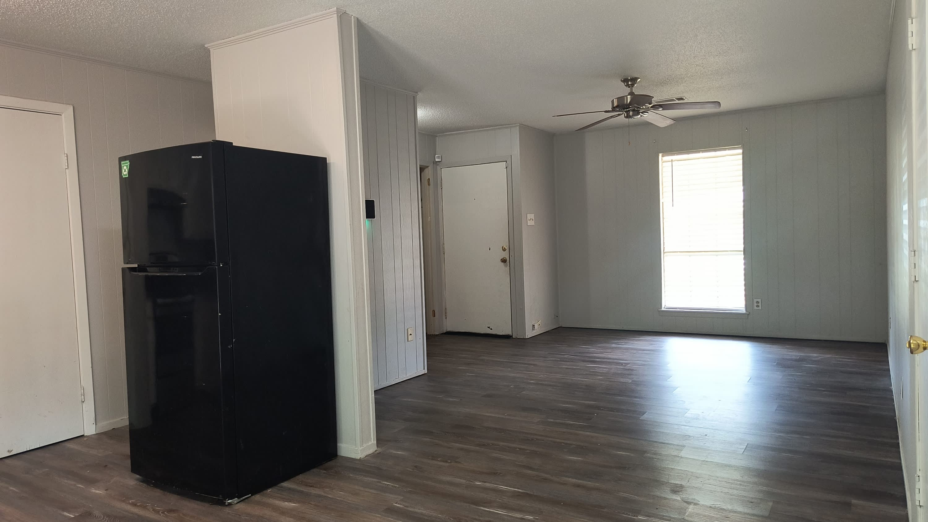 2203 Crestwood Drive – photo 3
