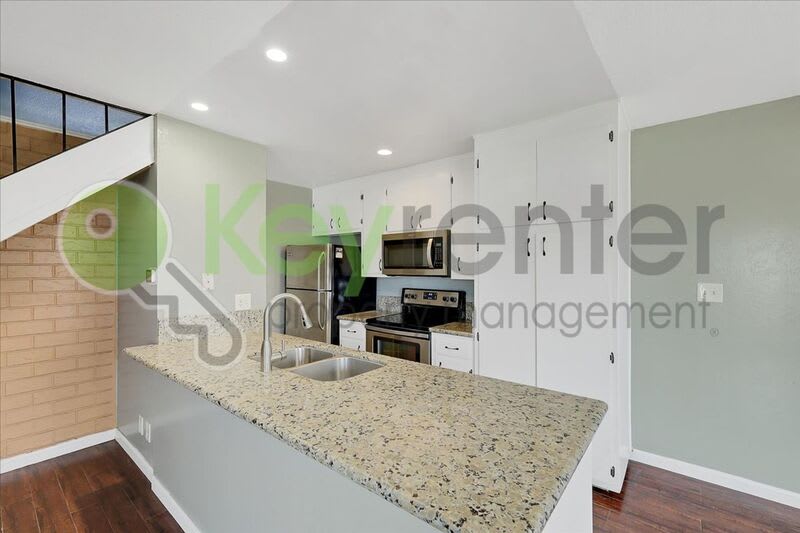 6533 Greenback Lane – photo 3