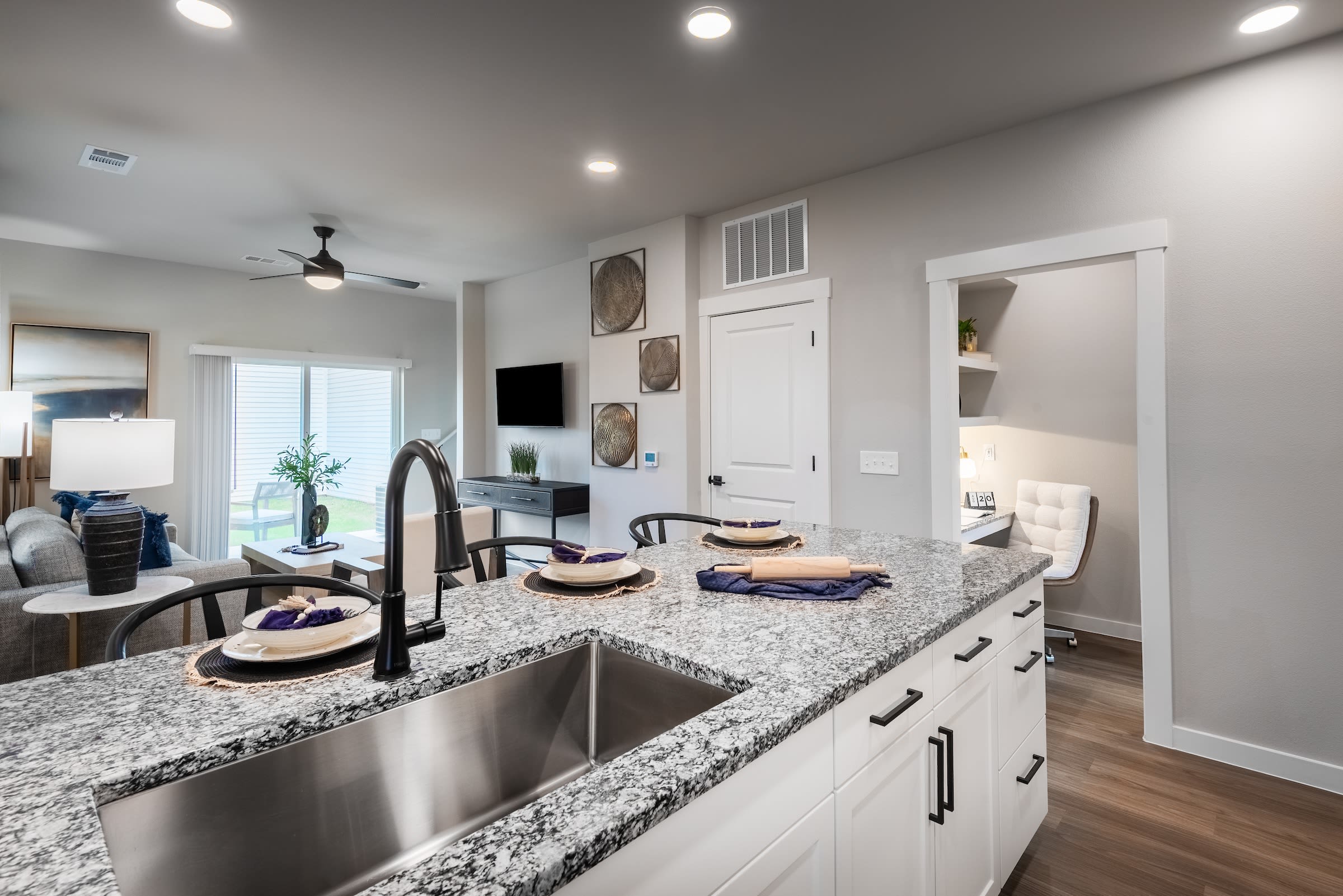 2713 Lockwood Lane – photo 2