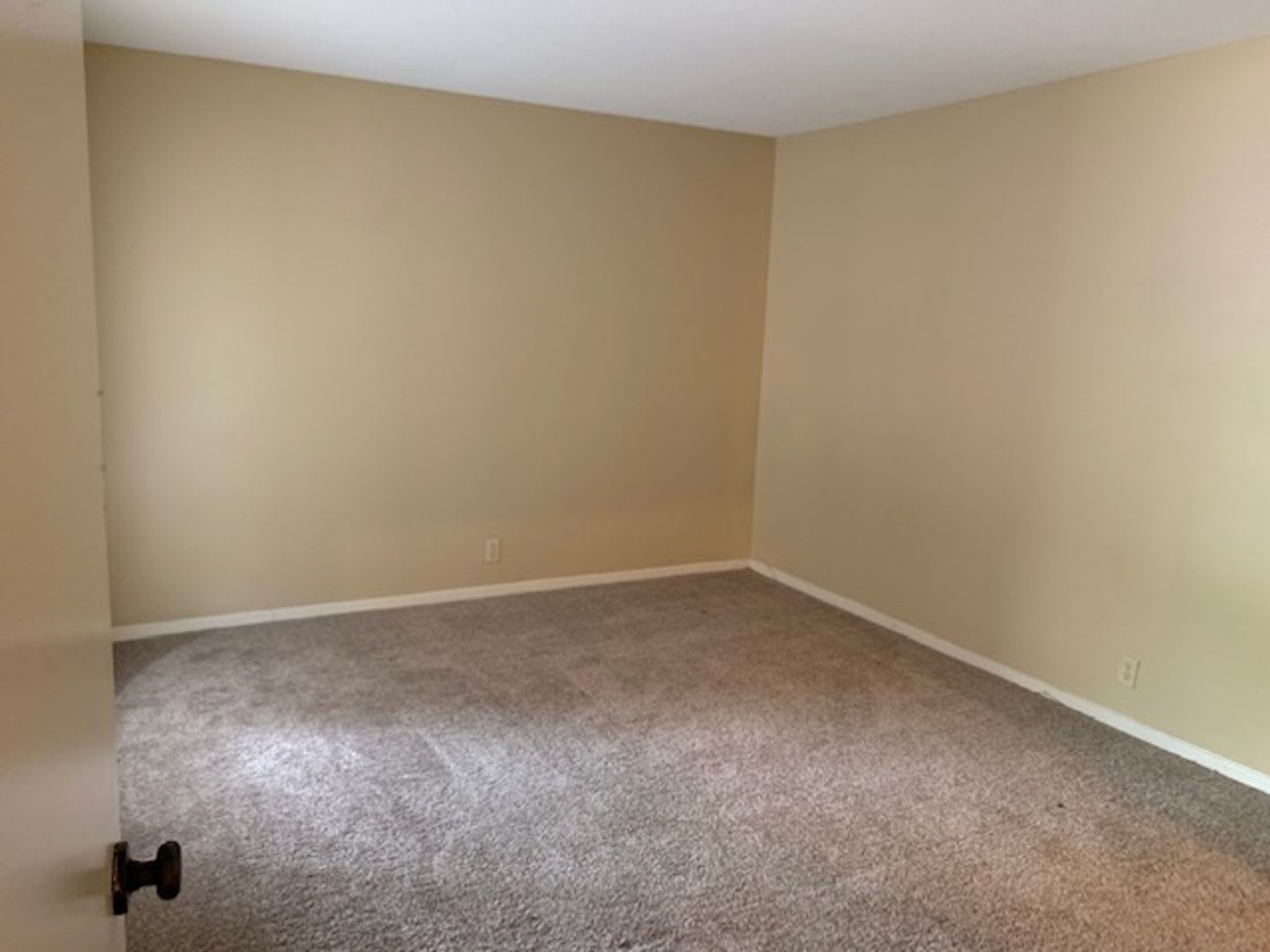 1BD/1BA Condo located in Germantown! – photo 5