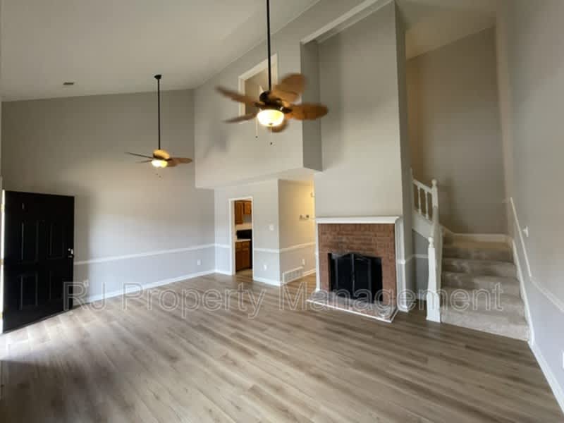 6913 Snyder Rd – photo 4