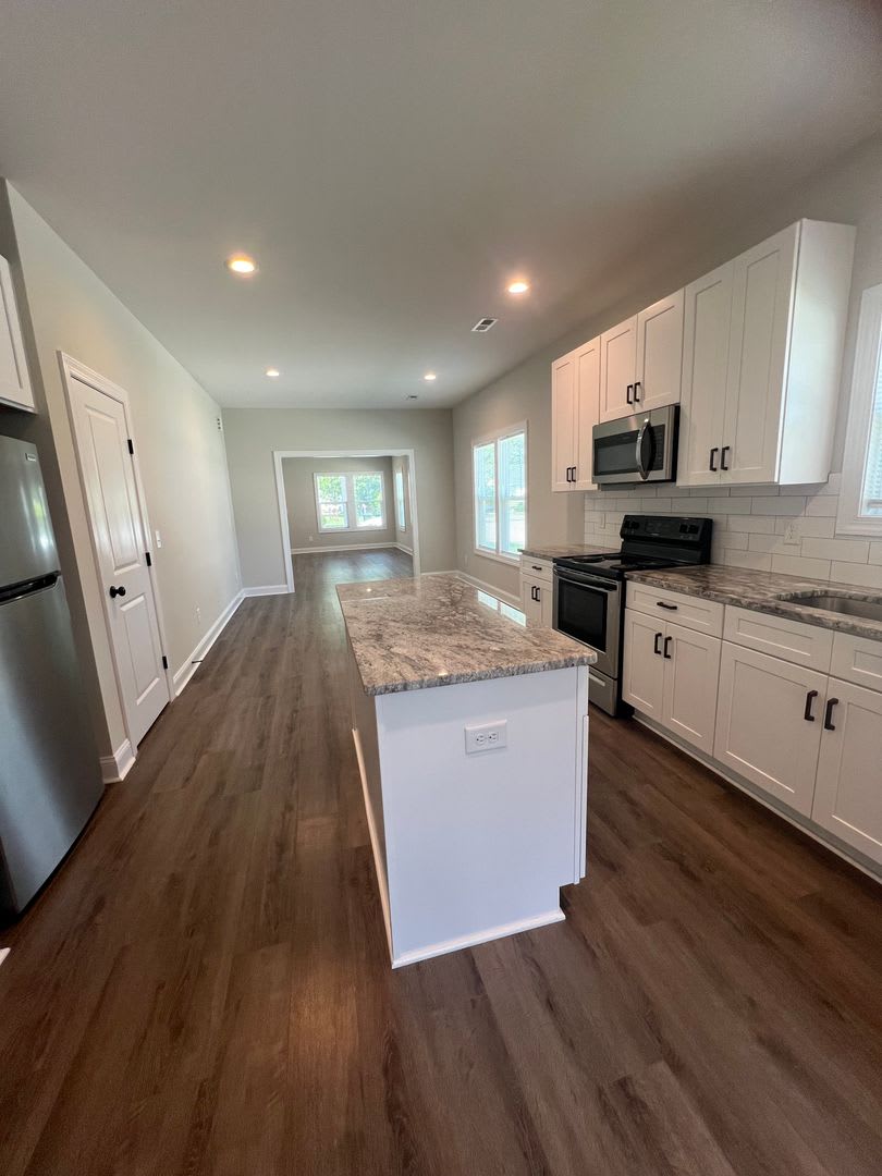 Newer Construction 3 Bedroom House – photo 4