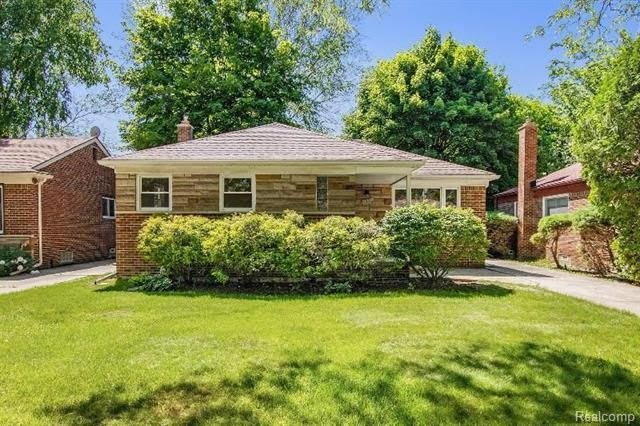 21905 SUSSEX Street – photo 1