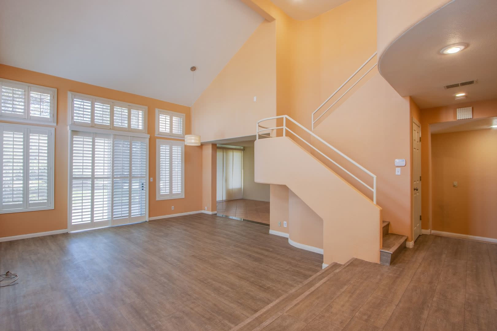 Absolutely gorgeous 2 bedroom 2 bathroom townhome w/loft in prestigious Spanish Trails community! – photo 2