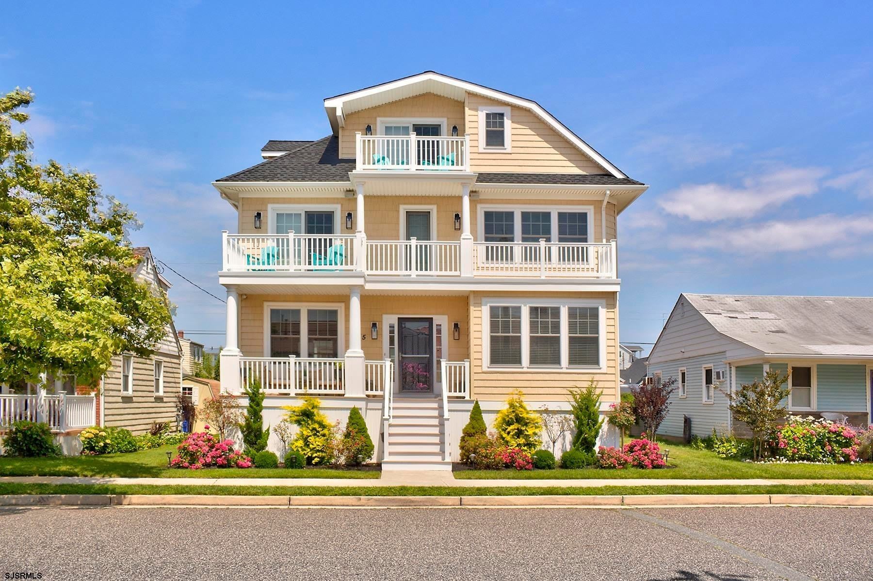 5 N 29th Ave – photo 1
