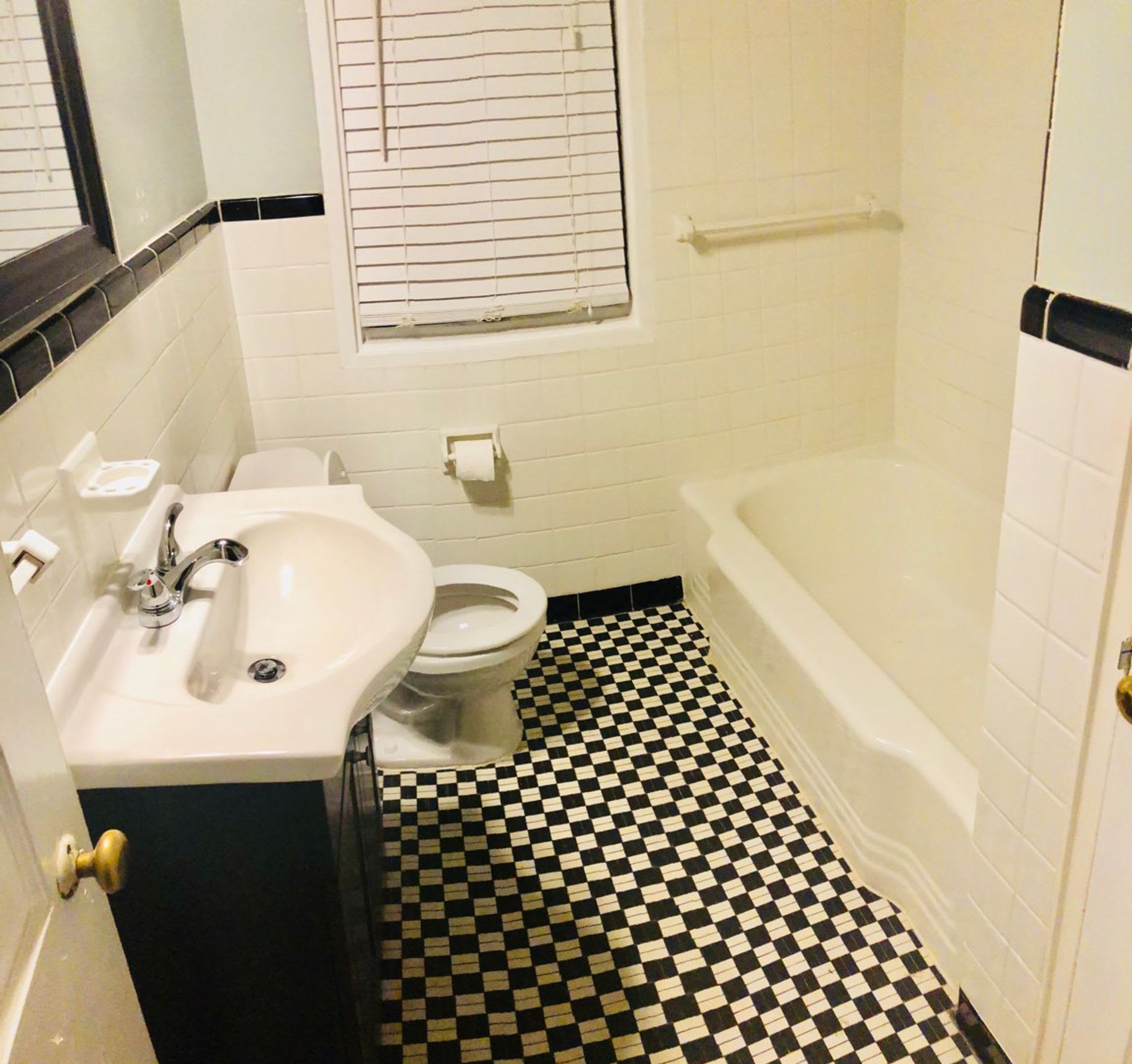 Avondale II Apartment – photo 2