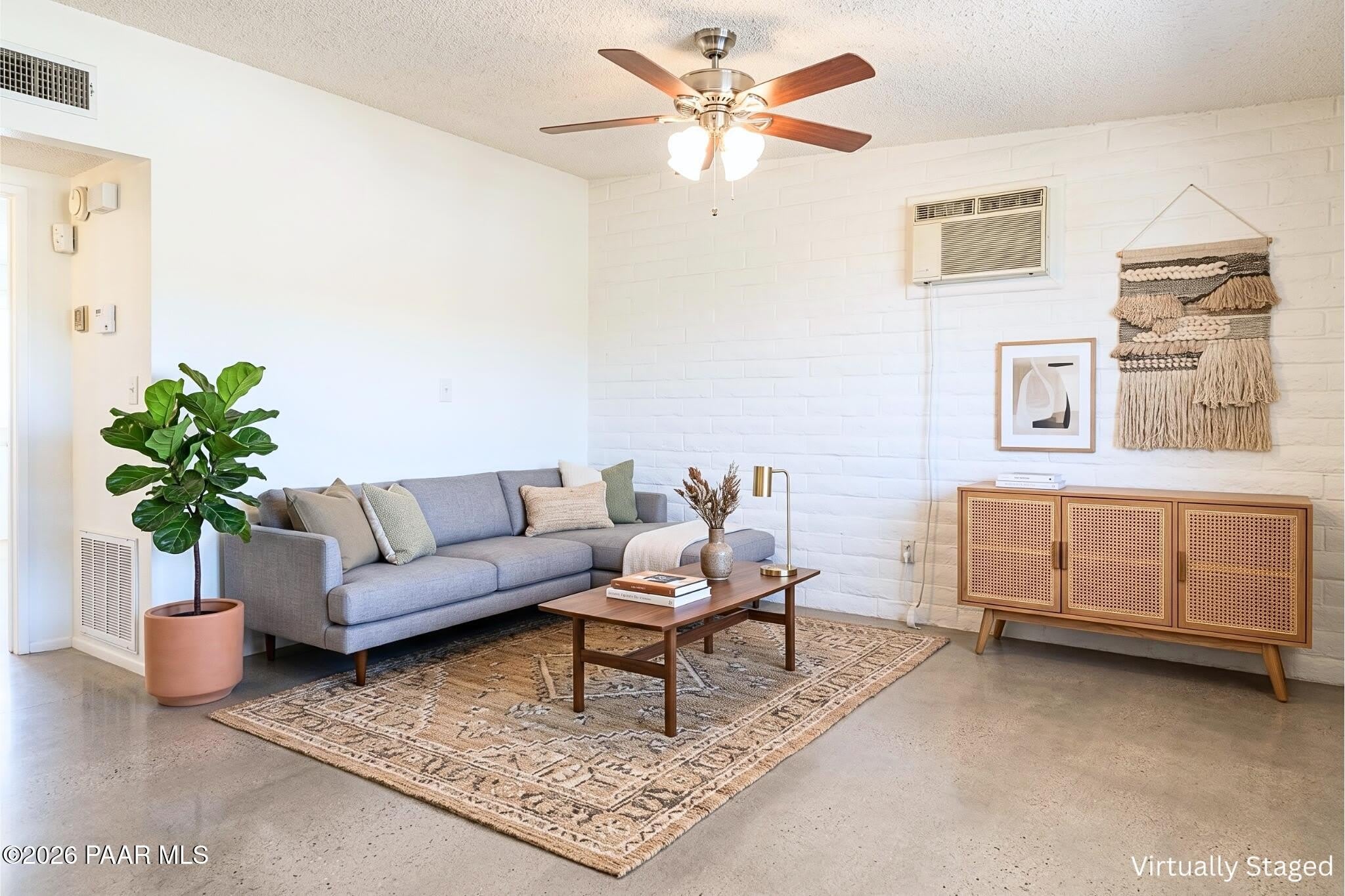 5901 E Fairmount Street – photo 2