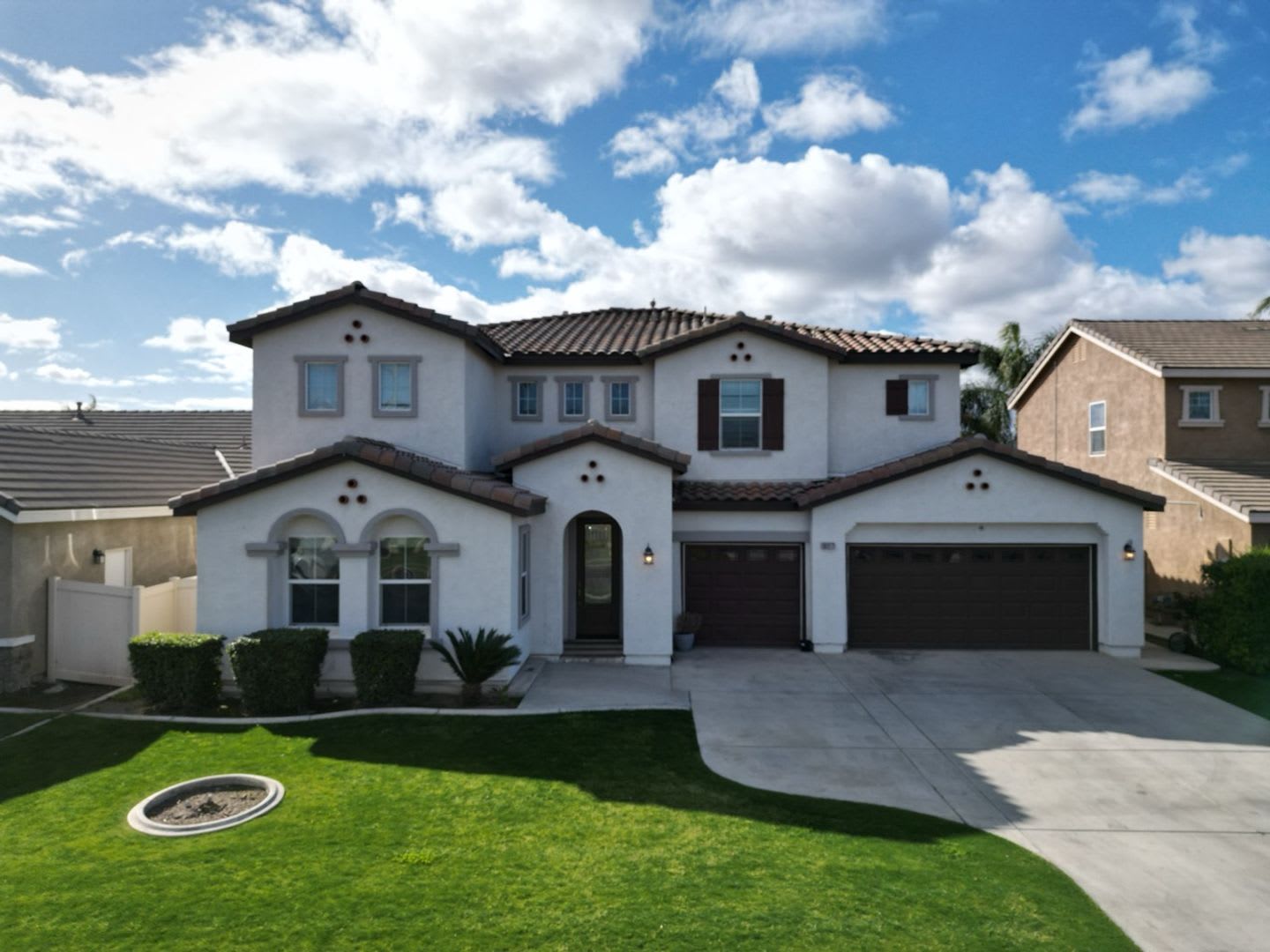 A Grand Home Where Comfort Meets Elegance – photo 1