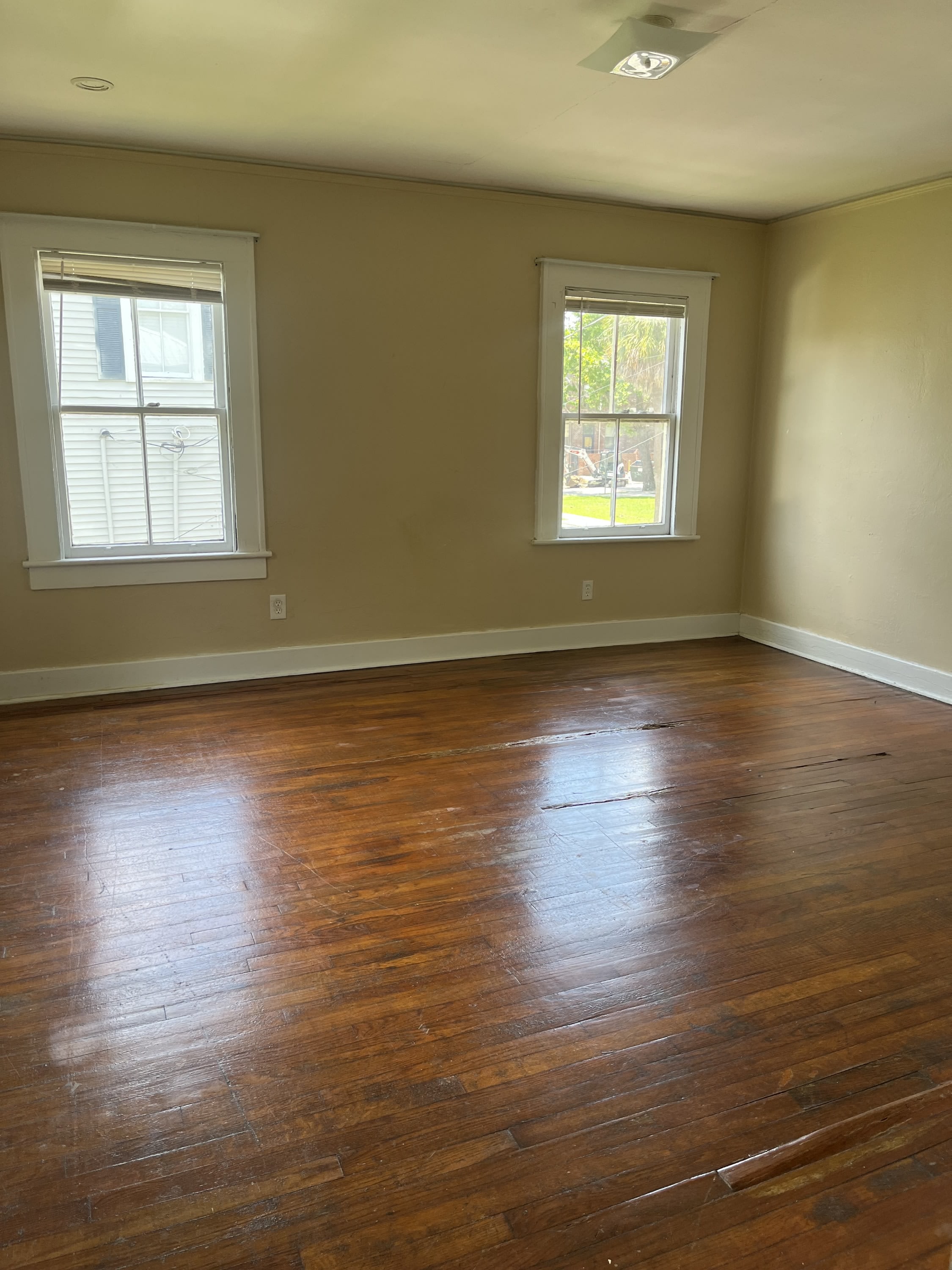 1810 Lincoln Street – photo 2