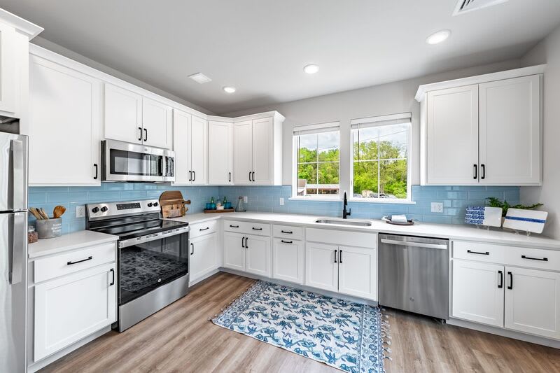 182 Excelsior Ave – photo 3