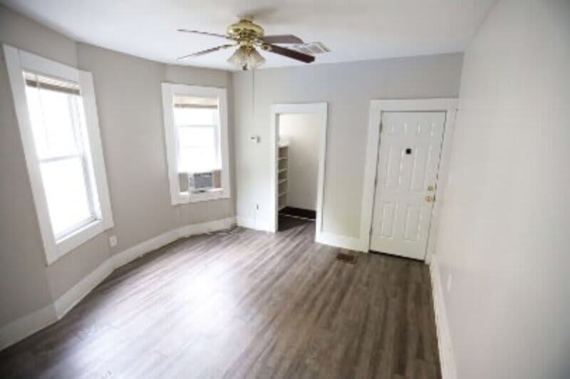 437 Eastern Avenue Southeast – photo 2