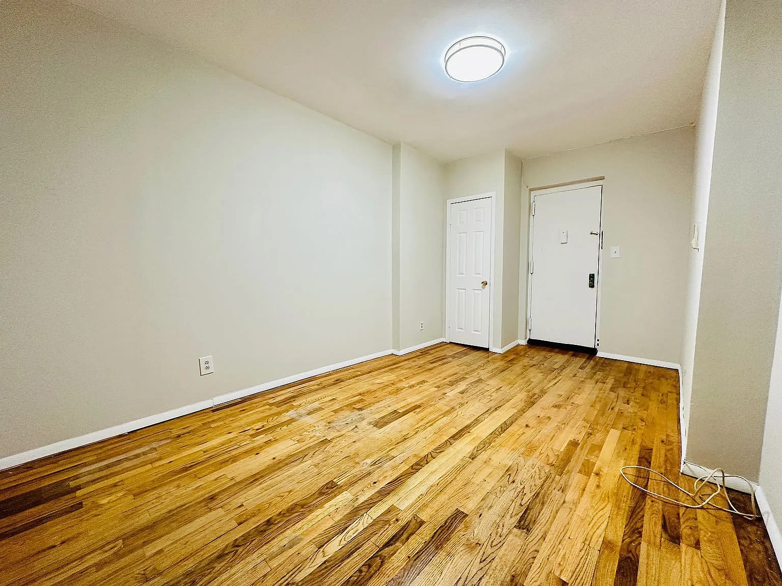 508 W 29th St – photo 1