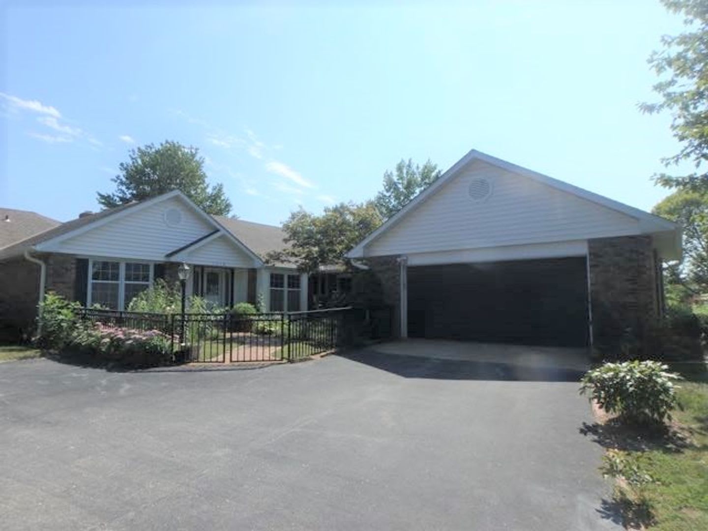 Spectacular 5 Bed 3 Bath With Amazing View Of Number 9 Fairway at CCMO! – photo 1