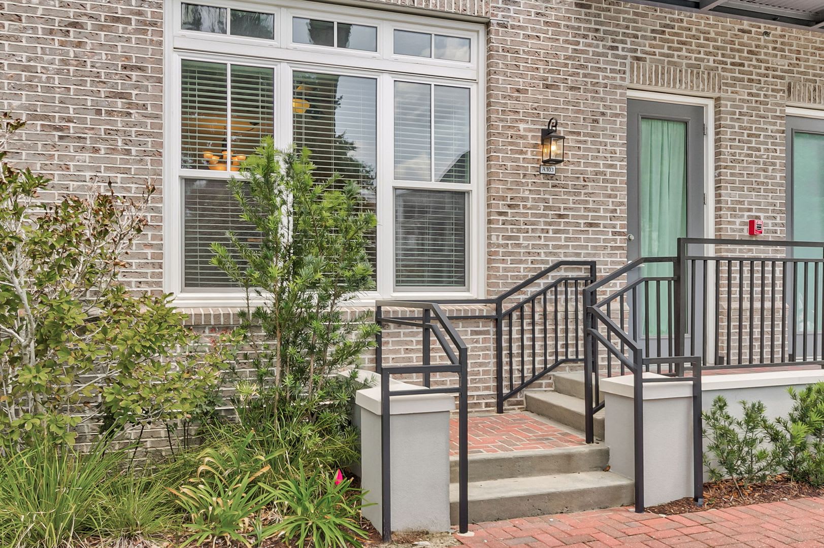 Modern Daniel Island Condo – photo 4