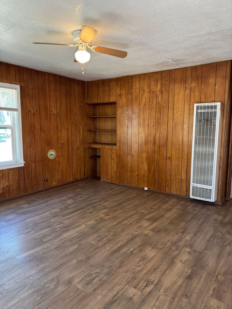 Now Available! Nice Quaint 1 Bedroom 1 Bath Home – photo 3