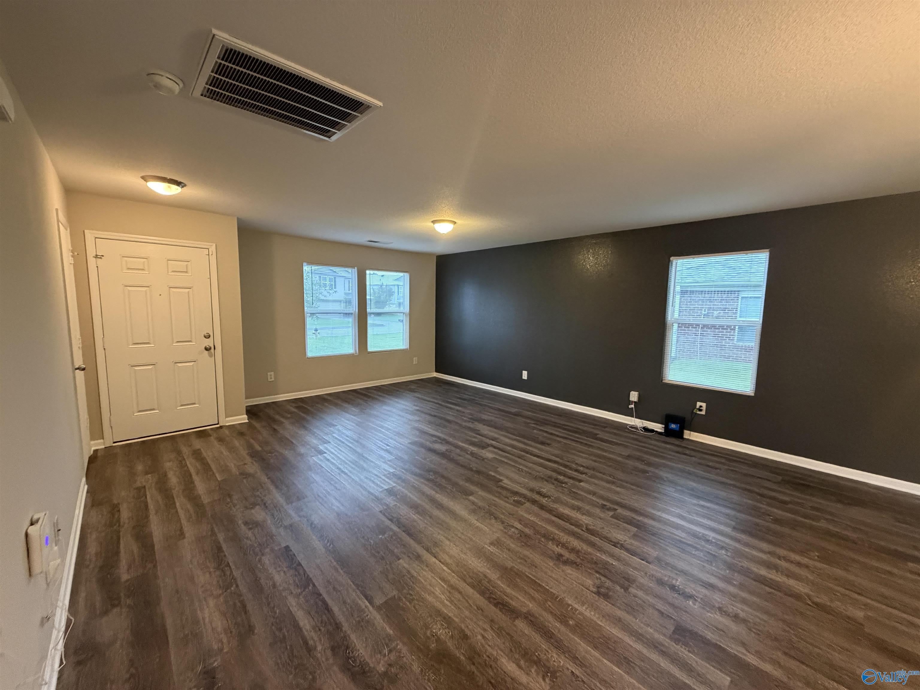 354 Jasmine Drive – photo 2