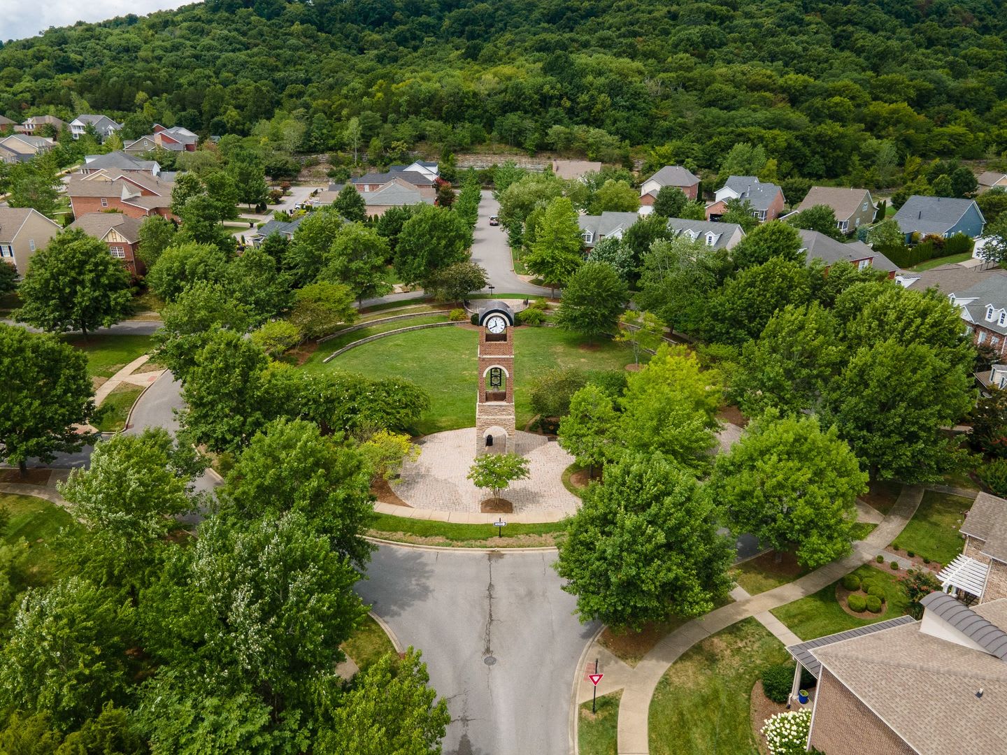 **LUXURIOUS GATED COMMUNITY IN FRANKLIN ZONED FOR RAVENWOOD HIGH SCHOOL** – photo 5