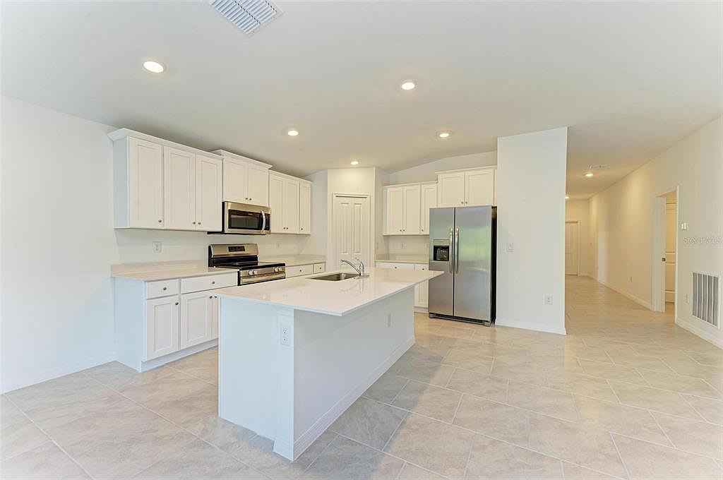 23444 Steeple Avenue – photo 2