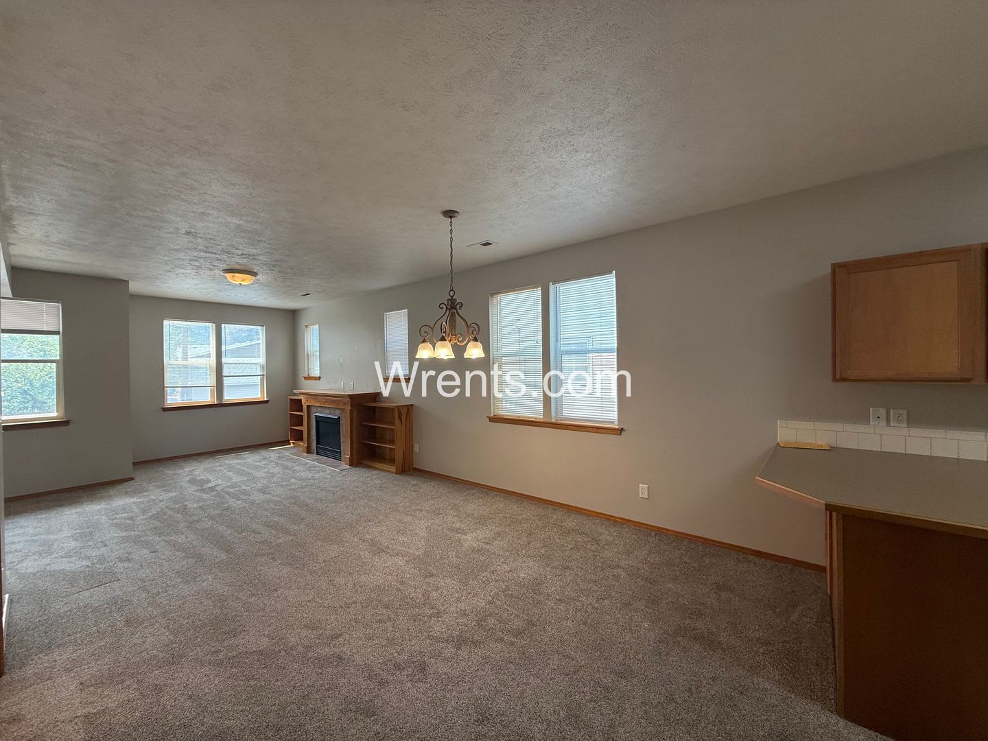 Beautiful South Hill Duplex with Garage! – photo 3