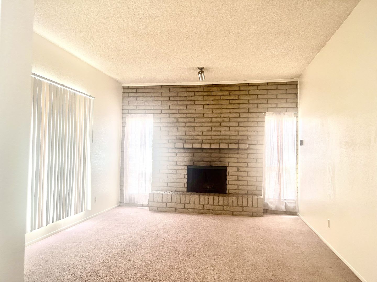 Located Close To School – photo 4
